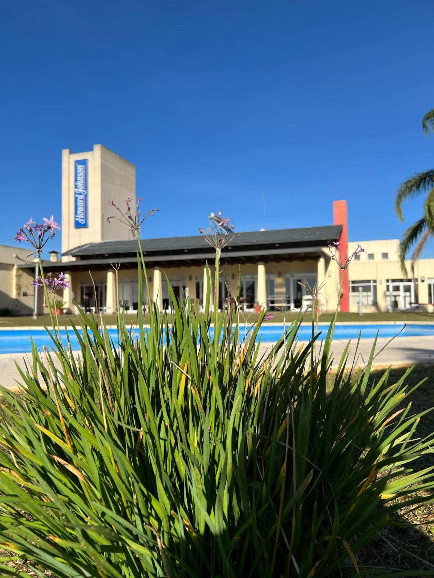 Howard Johnson Inn Rosario De La Frontera Esterno foto