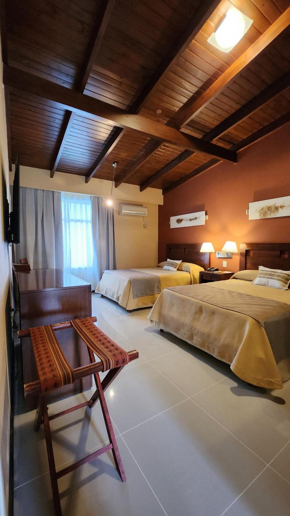 Howard Johnson Inn Rosario De La Frontera Esterno foto