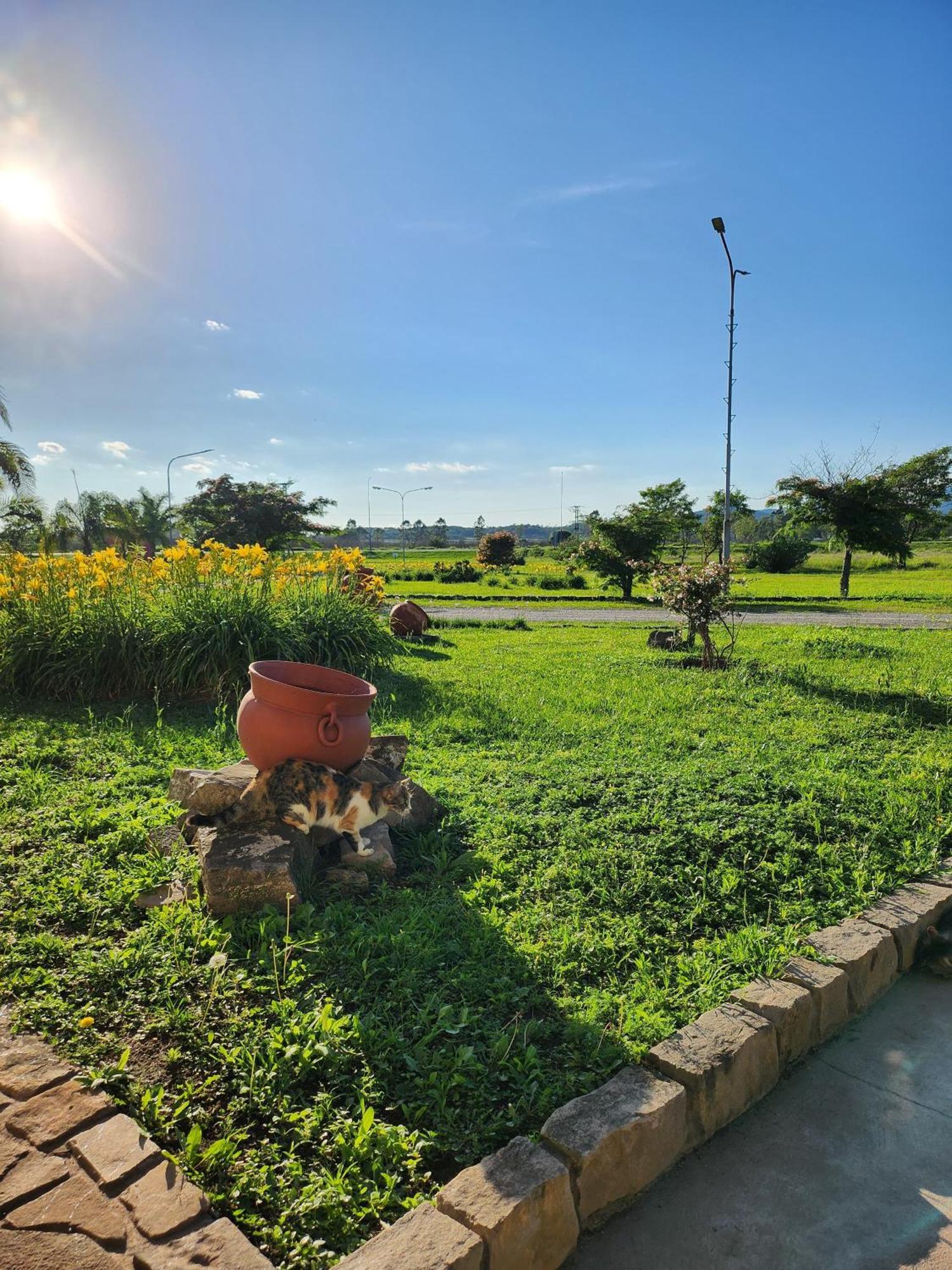Howard Johnson Inn Rosario De La Frontera Esterno foto