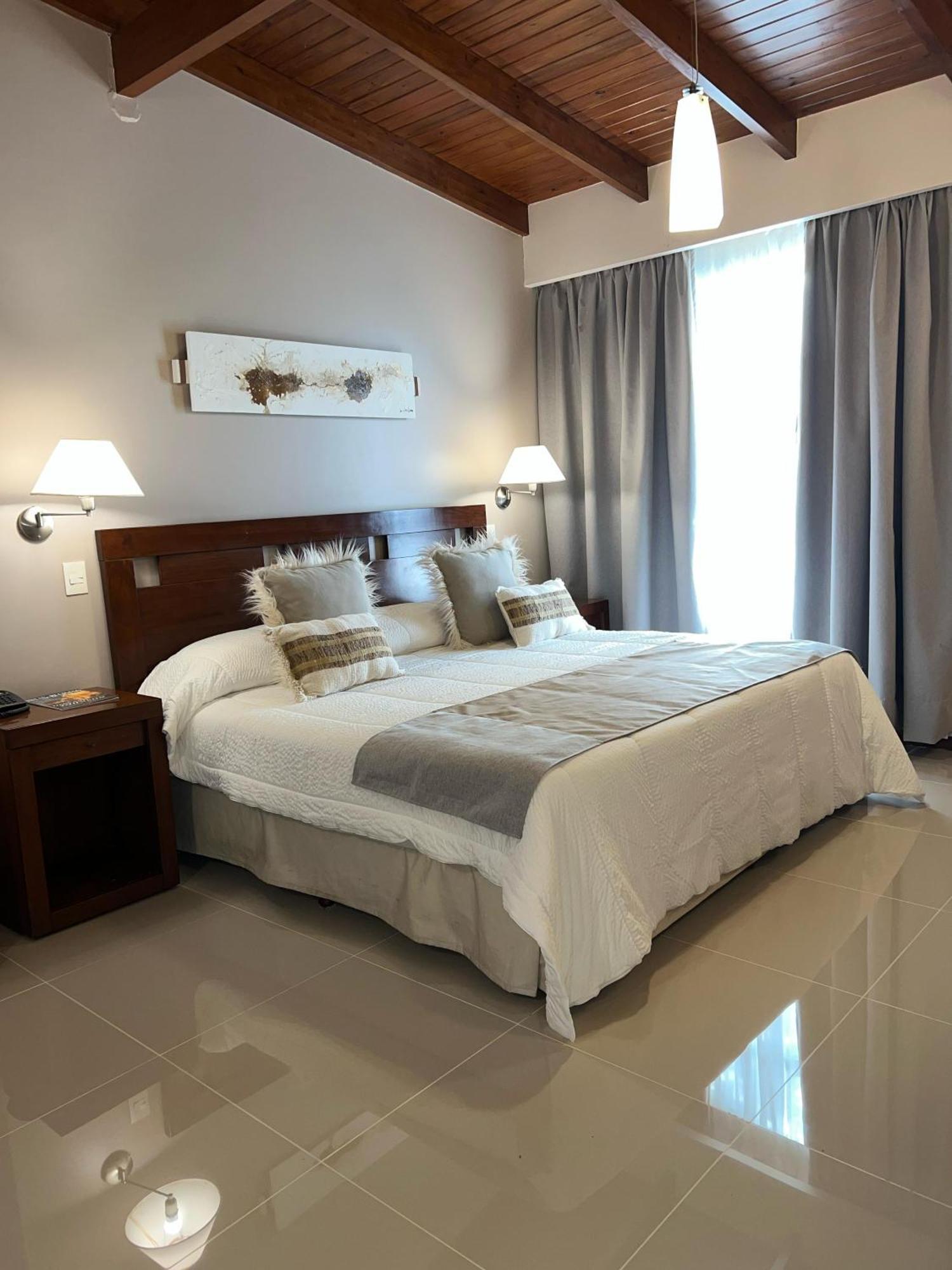 Howard Johnson Inn Rosario De La Frontera Esterno foto