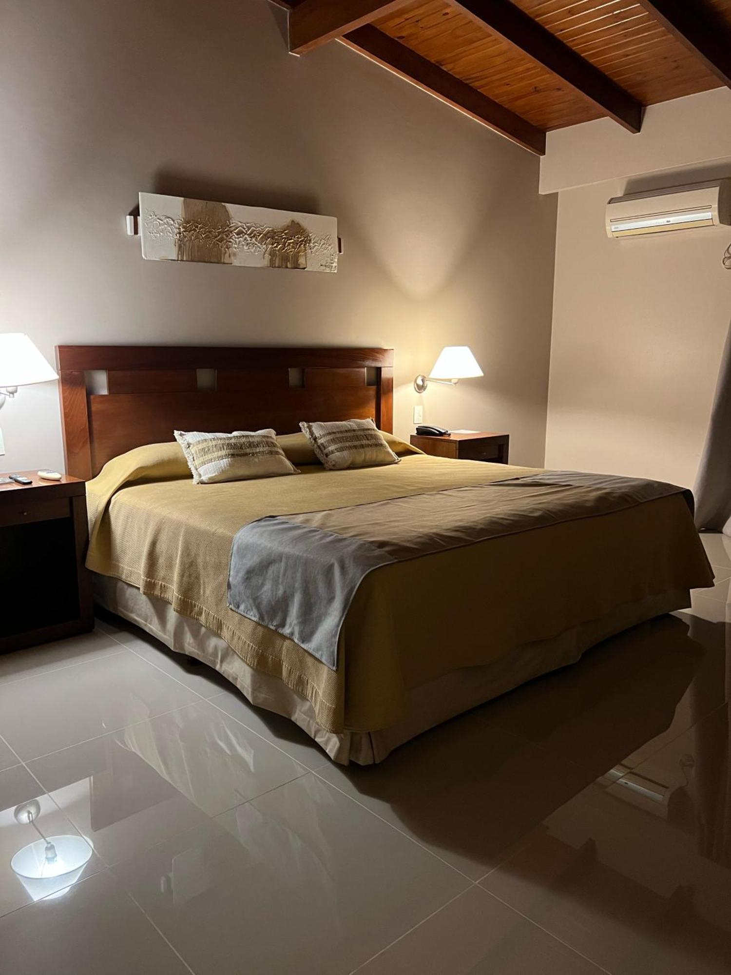 Howard Johnson Inn Rosario De La Frontera Esterno foto