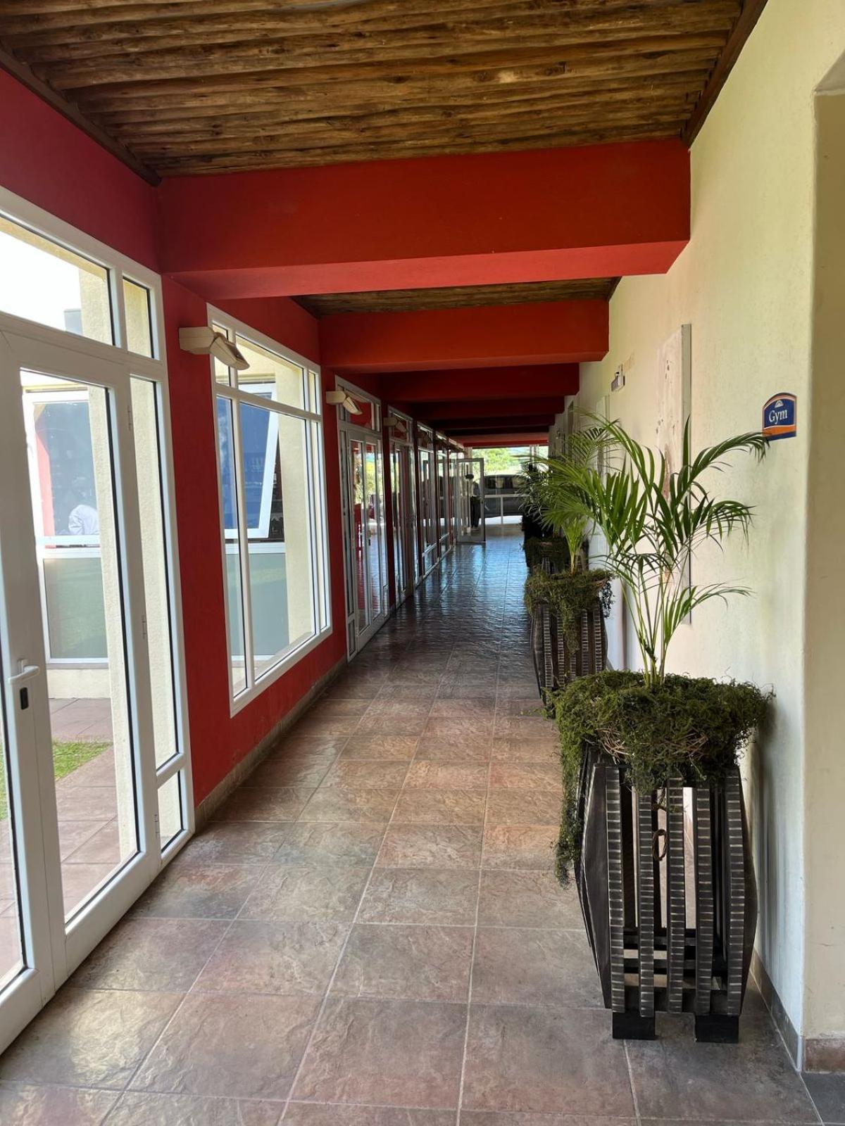 Howard Johnson Inn Rosario De La Frontera Esterno foto