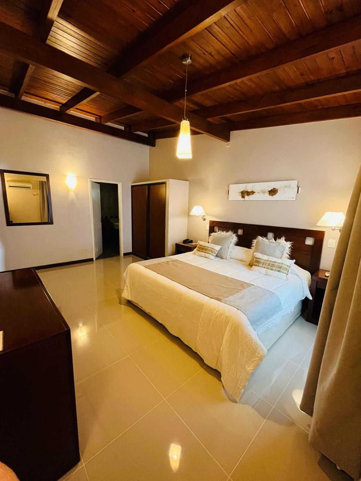 Howard Johnson Inn Rosario De La Frontera Esterno foto