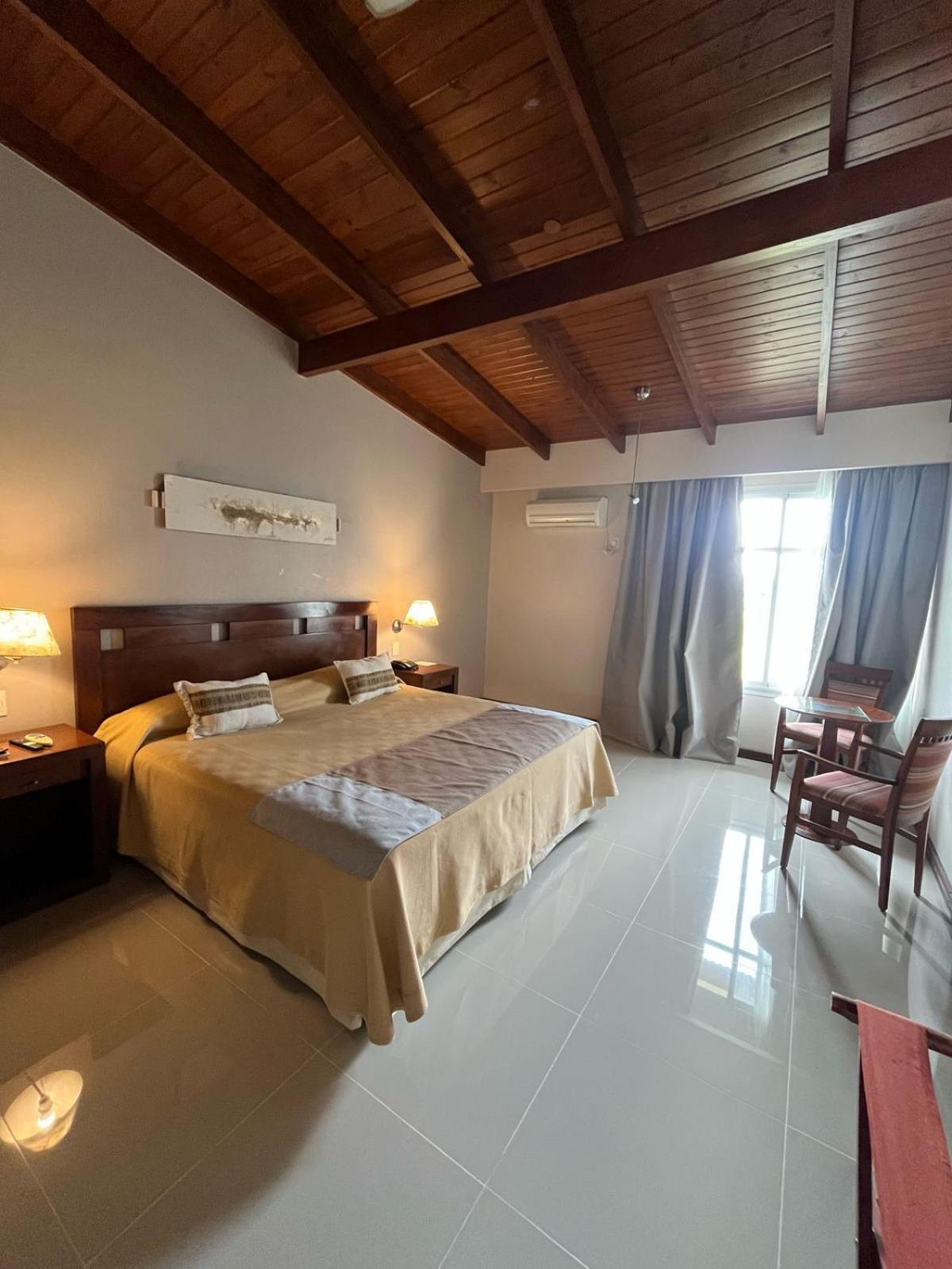 Howard Johnson Inn Rosario De La Frontera Esterno foto