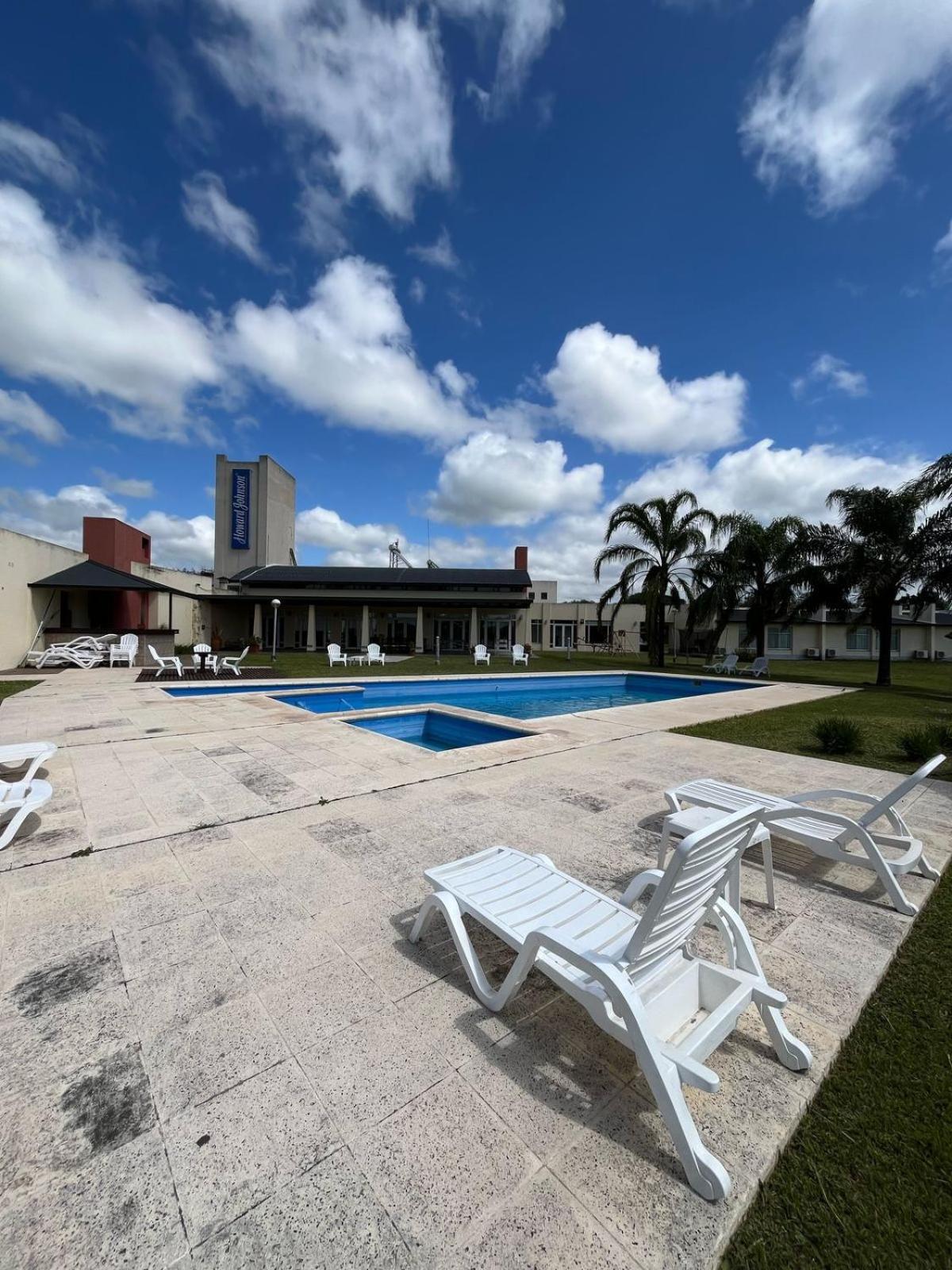 Howard Johnson Inn Rosario De La Frontera Esterno foto